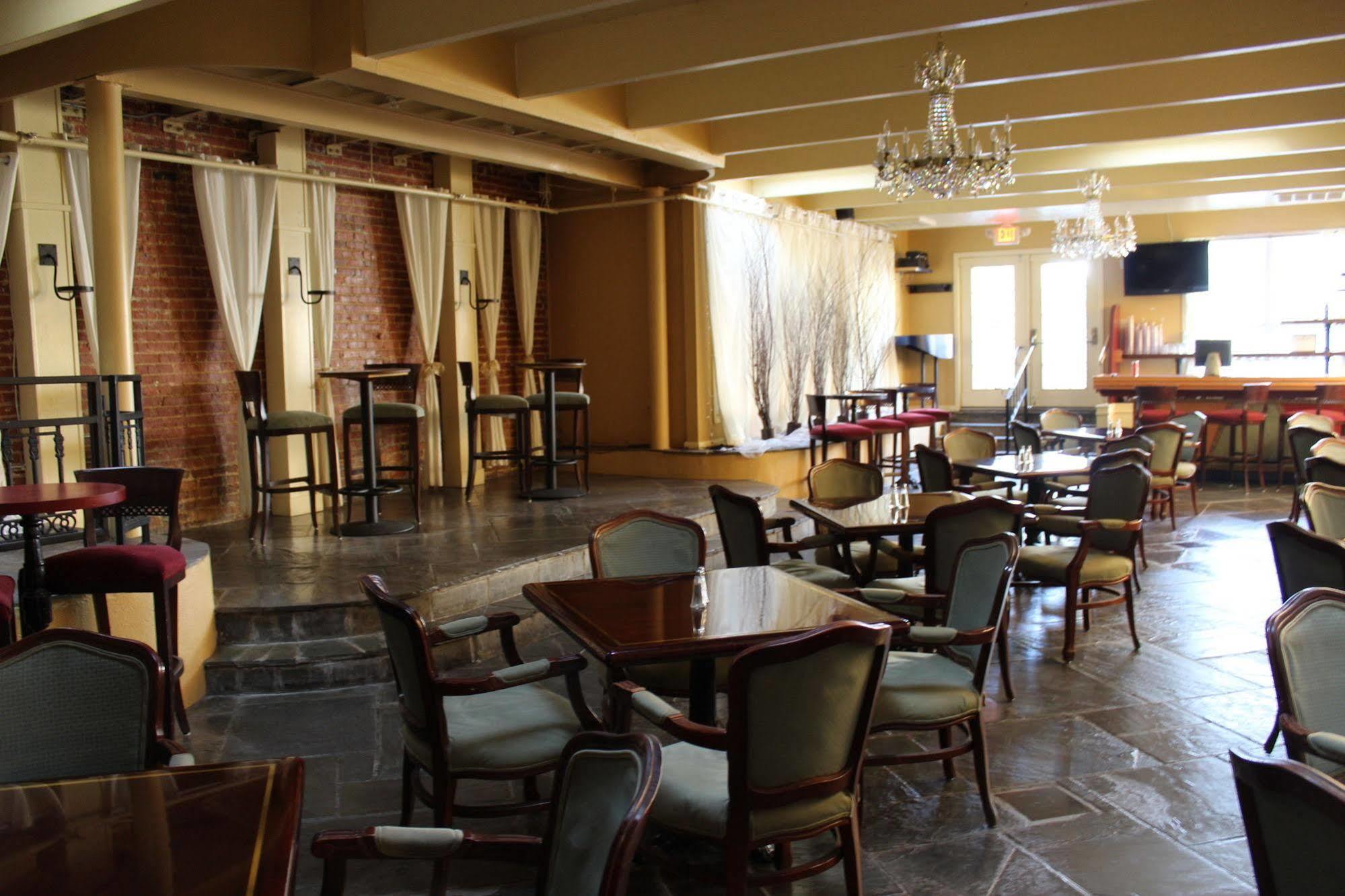 סטארקוויל Hotel Chester מראה חיצוני תמונה